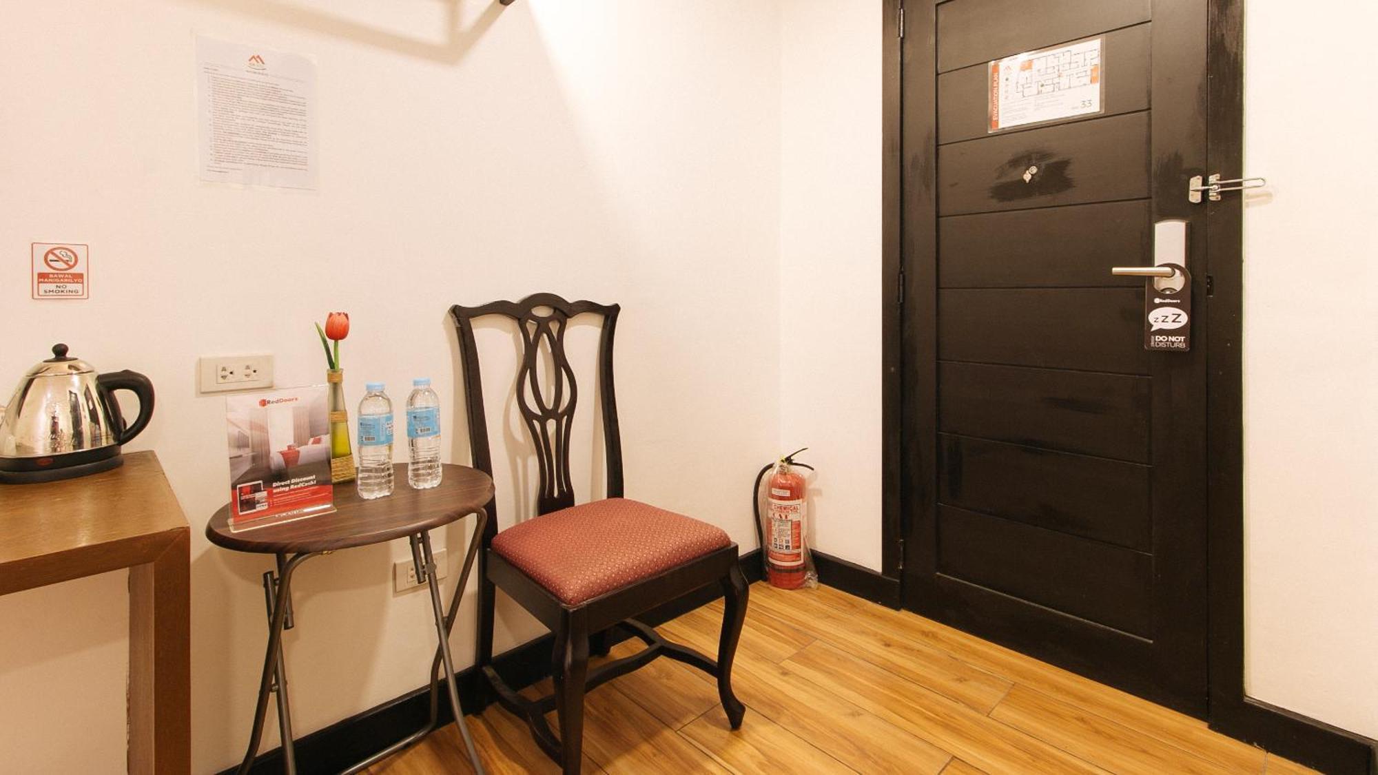 RedDoorz Plus near Bamboo Organ Las Piñas Exterior foto